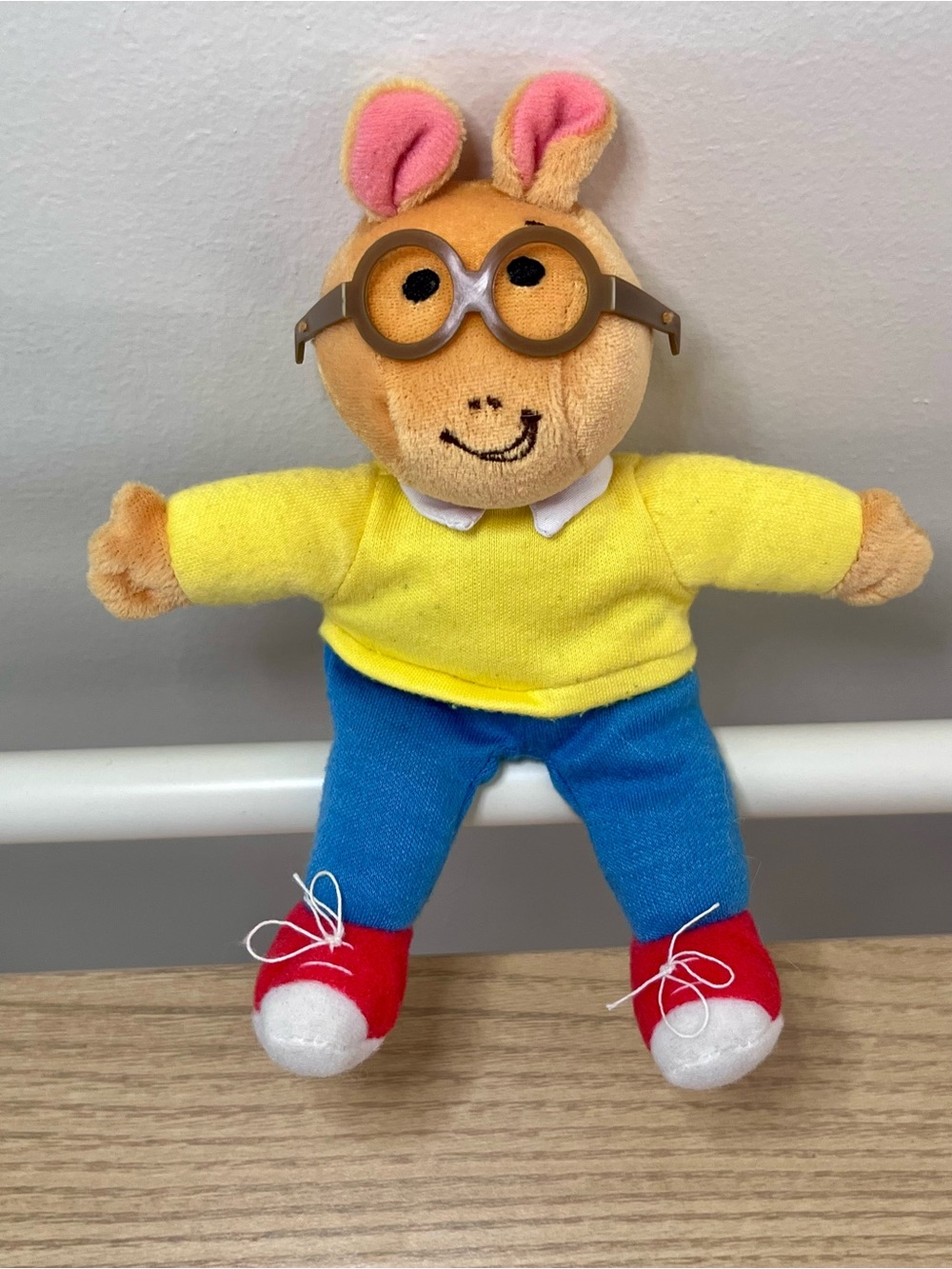 Vintage 1999 Arthur Plush Doll Yellow Sweater Glasses Red Shoes - 7 Inch